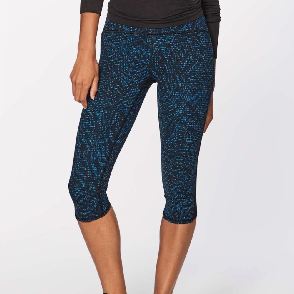 Lululemon Crop Leggings - Picture 2 of 10